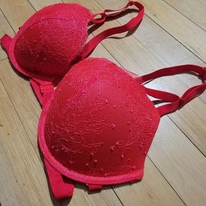 Gorgeous Victoria's Secret Bright Cherry Red Push up Bra with Pigeonnant Lace.